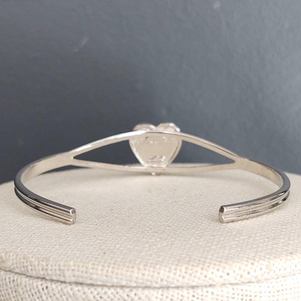 Silver abalone shell heart cuff bracelet - Picture 4 of 10